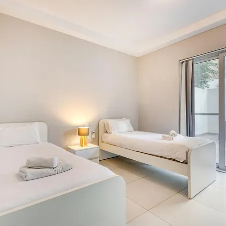 Unique Two Bedroom Apt With Huge Outdoor Area And Close To Entertainment Is-Swieqi Exterior photo