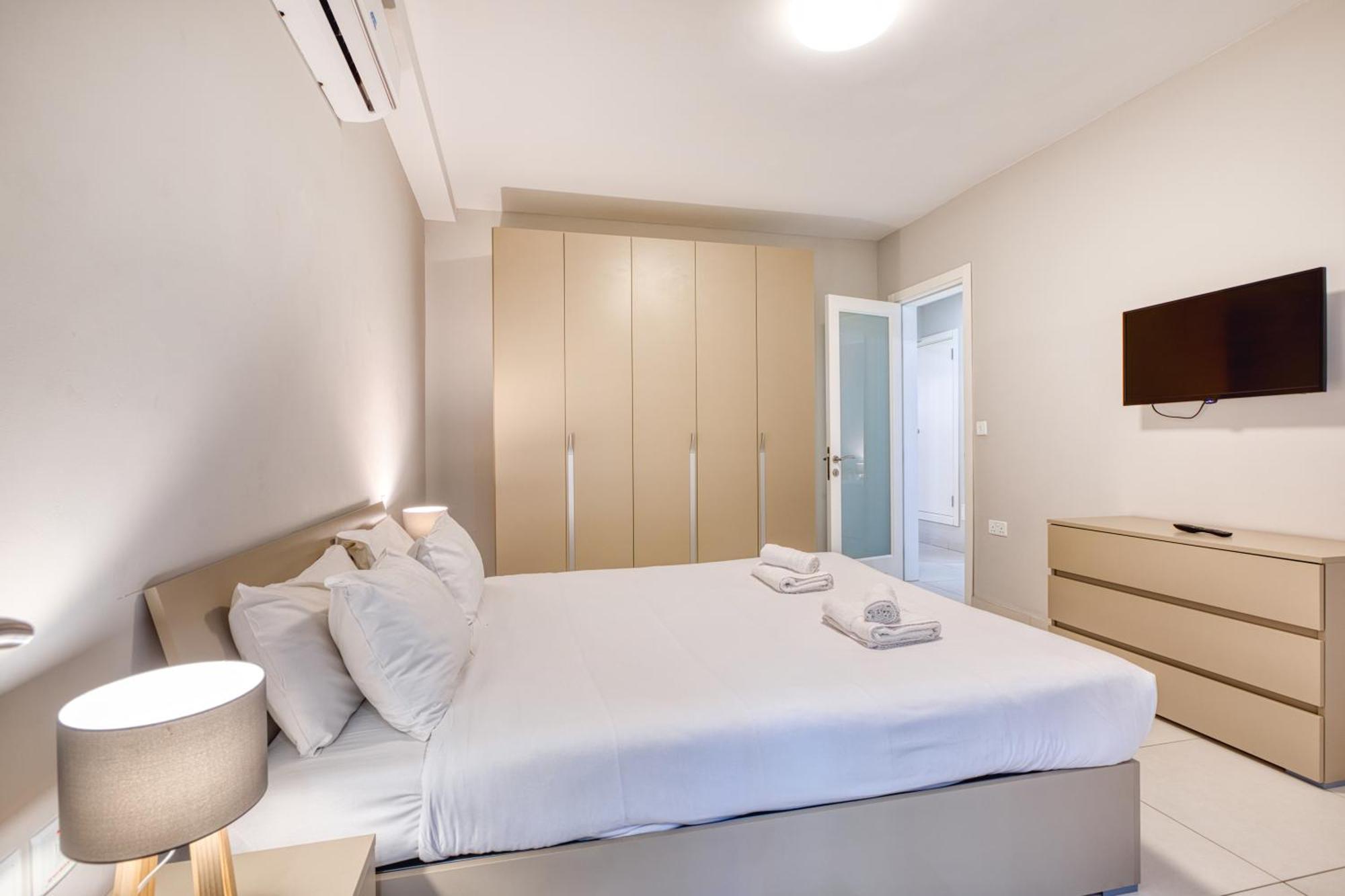 Apartament Unique Two Bedroom With Huge Outdoor Area And Close To Entertainment